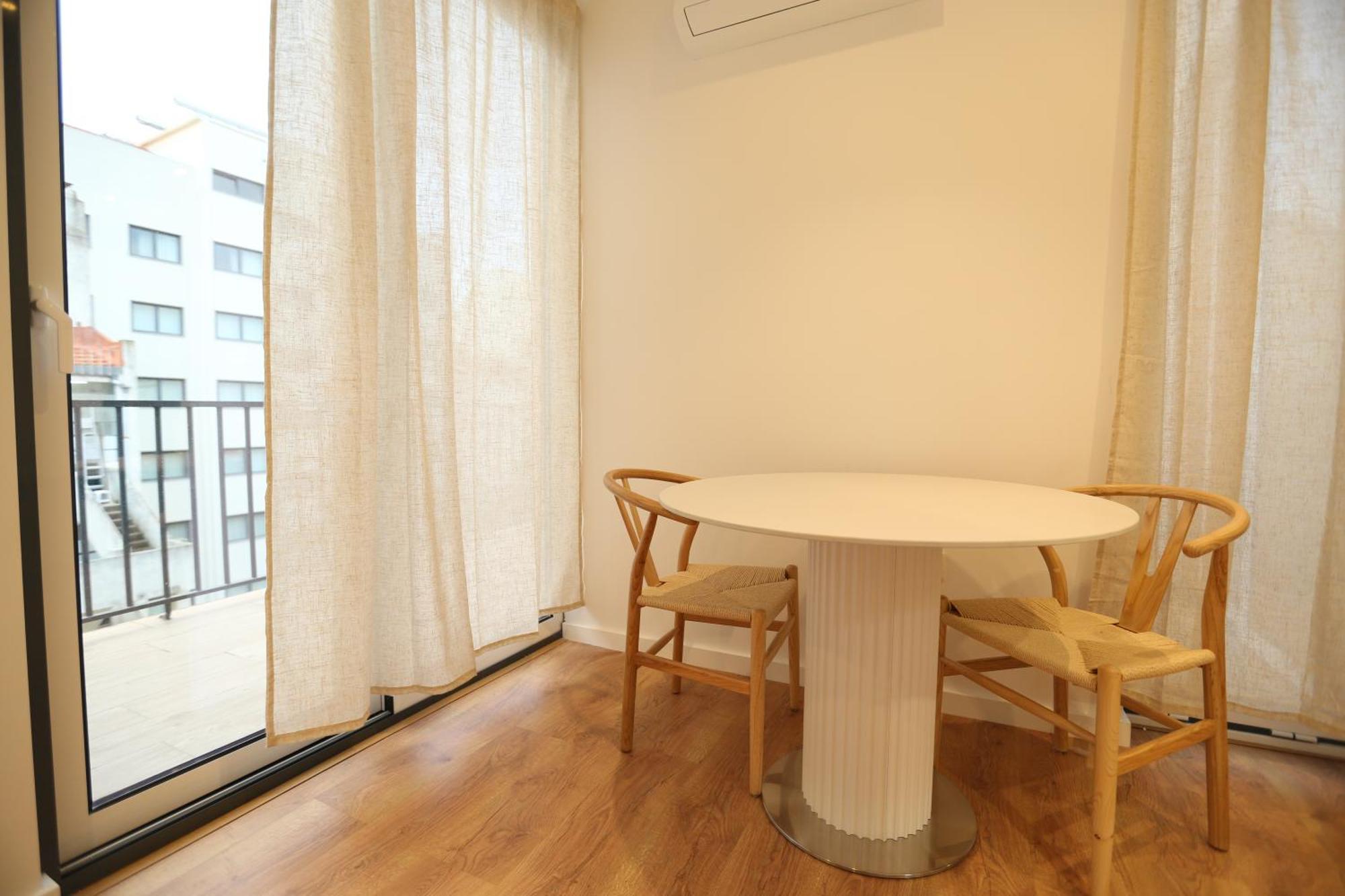 63 Letter Sanches Apartment